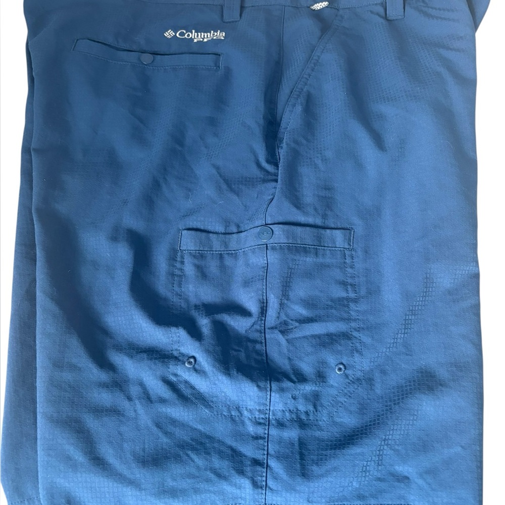 Men’s Columbia Blue Lightweight Performance Shorts Size 38 Inseam 10”